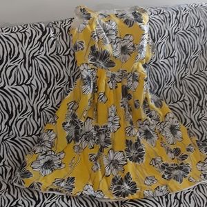 Yellow sleeveless sundress